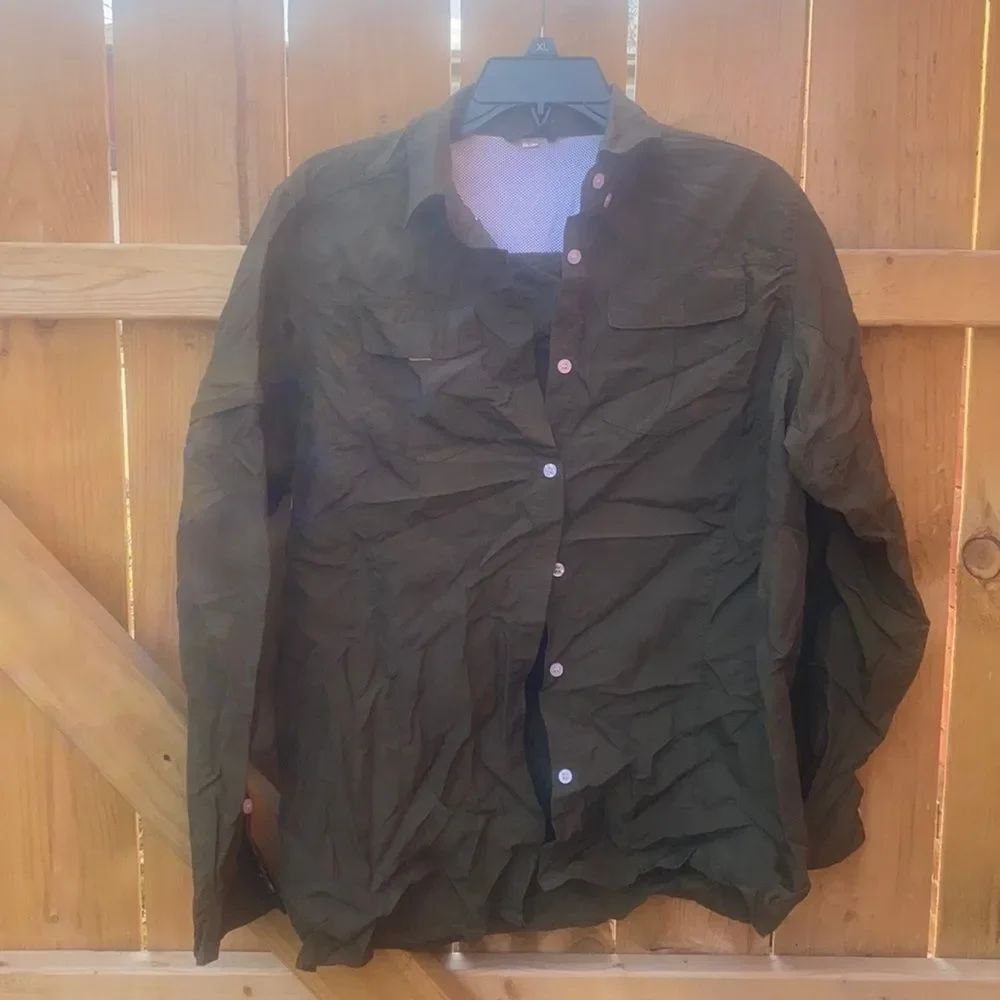 Olive green windbreaker top sz. L